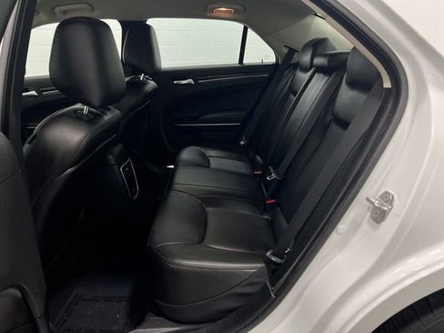Used 2023 Chrysler 300 Touring L image 17