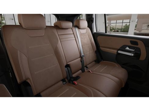 New 2026 Mercedes-Benz GLB 250 4MATIC image 5