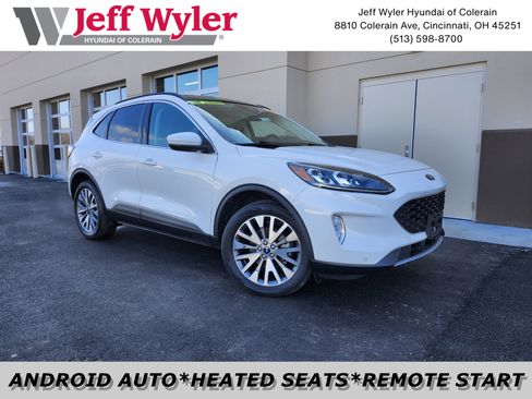 Used 2022 Ford Escape Titanium w/ Class II Trailer Tow Package image 1