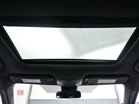 Used 2021 Toyota Corolla SE image 16