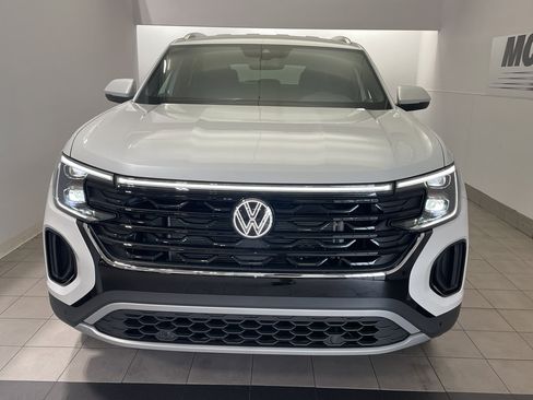 New 2026 Volkswagen Atlas Cross Sport SE image 2