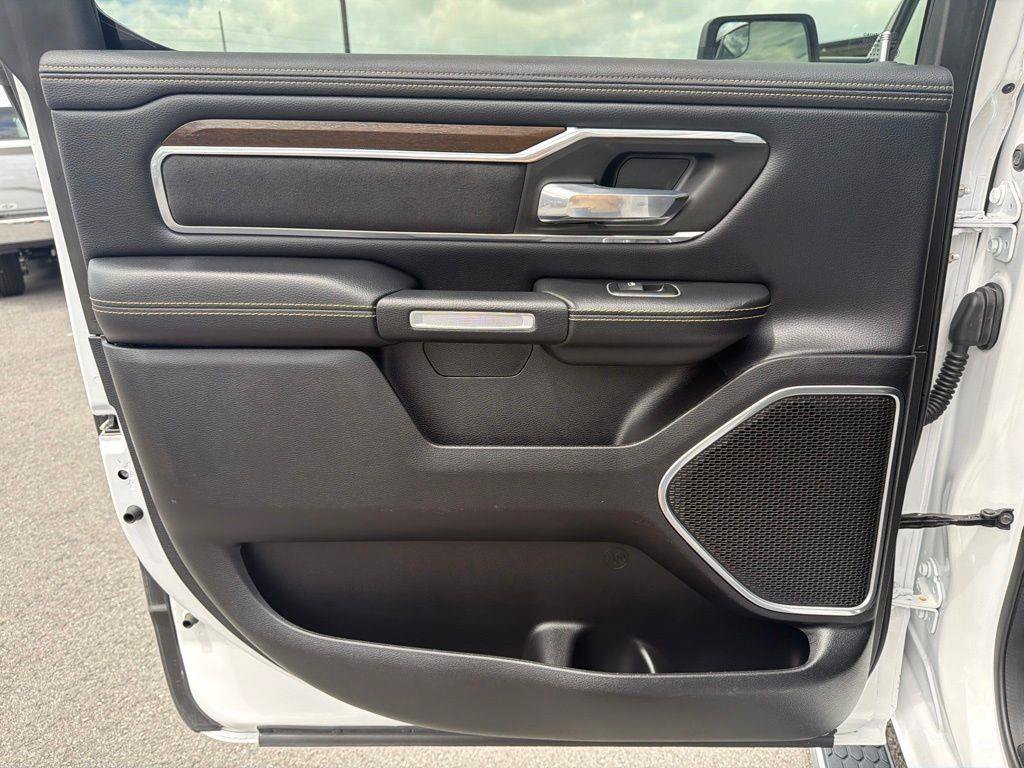 Used 2021 RAM 1500 Laramie AWD/4WD image 16