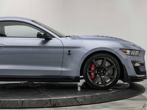 Used 2022 Ford Mustang Shelby GT500 w/ Carbon Fiber Track Pack RWD image 28
