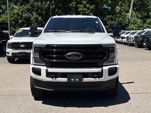Certified 2022 Ford F250 Lariat w/ Black Appearance Package AWD/4WD image 2
