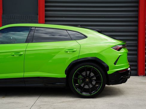 Used 2022 Lamborghini Urus image 11