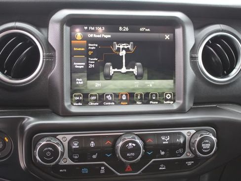 Used 2022 Jeep Wrangler Unlimited Sahara w/ Cold Weather Group AWD/4WD image 26