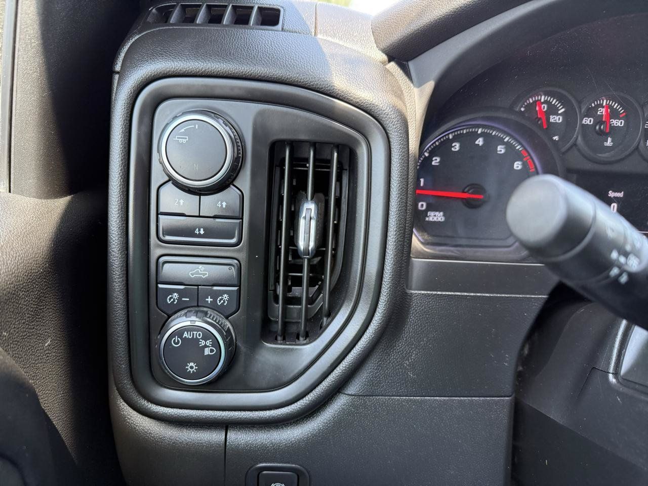 Used 2023 Chevrolet Silverado 2500 Custom AWD/4WD image 26