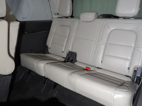 Used 2022 Lincoln Navigator Reserve AWD/4WD image 23