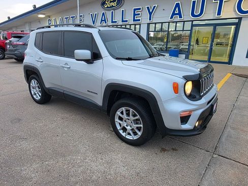 Used 2020 Jeep Renegade Latitude w/ Cold Weather Group image 3