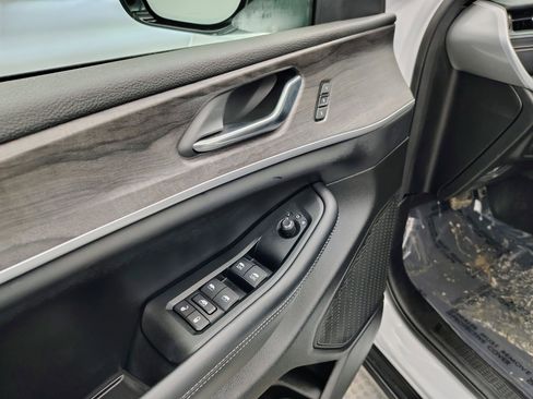 Used 2024 Jeep Grand Cherokee L Limited w/ Luxury Tech Group II image 22