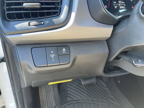Used 2023 Kia Rio S FWD image 16
