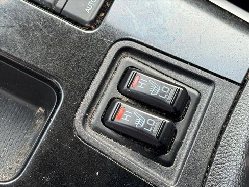 Used 2020 Mitsubishi Outlander SE image 23