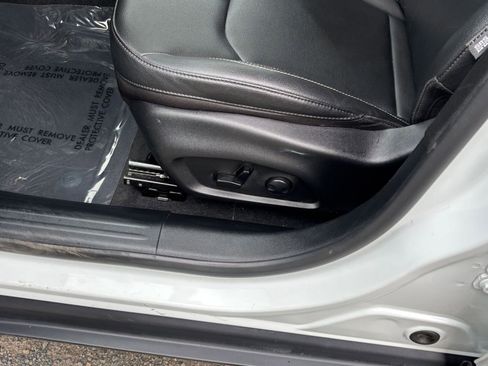 Used 2025 Jeep Compass Limited image 22