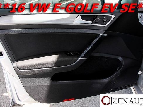 Used 2016 Volkswagen e-Golf SE FWD image 34