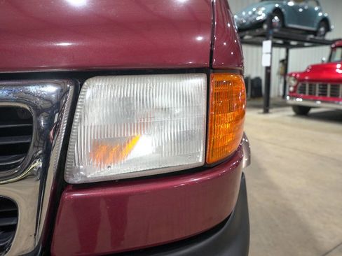 Used 2002 Dodge B1500 image 37