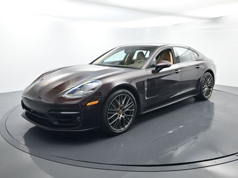 Used 2023 Porsche Panamera Platinum Edition image 1