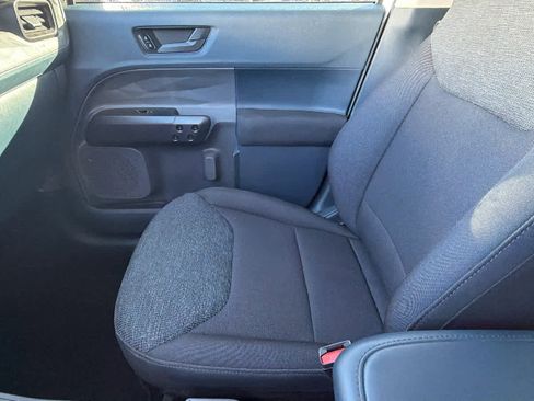 Used 2025 Ford Maverick XL image 12