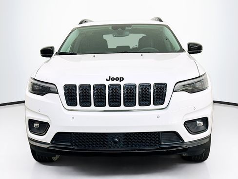 Used 2023 Jeep Cherokee Altitude Lux AWD/4WD image 2