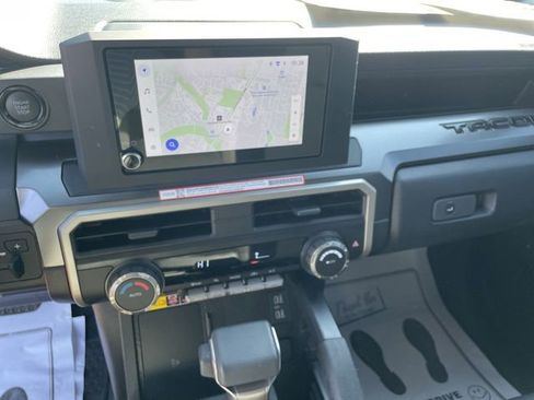 Used 2025 Toyota Tacoma SR5 w/ SR5 Upgrade Package image 17