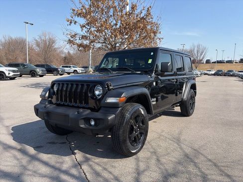 Used 2020 Jeep Wrangler Unlimited Sport S AWD/4WD image 3