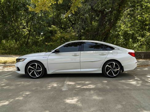 Used 2022 Honda Accord Sport image 6