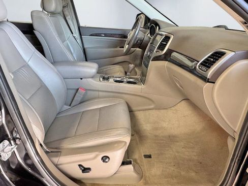 Used 2011 Jeep Grand Cherokee Laredo image 21