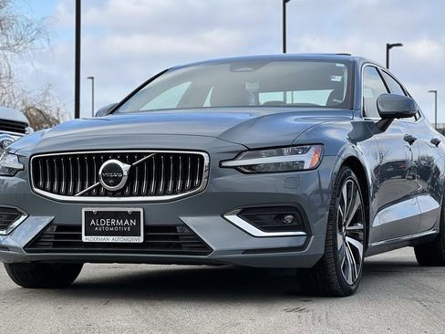 Used 2023 Volvo S60 B5 Ultimate image 14