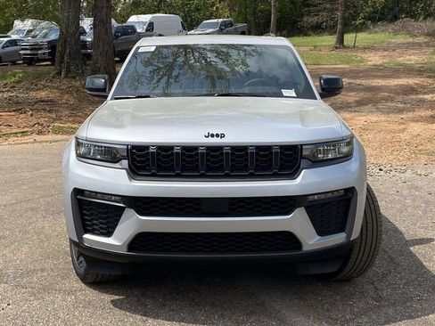 New 2026 Jeep Grand Cherokee Limited w/ Limited Altitude Package RWD image 33