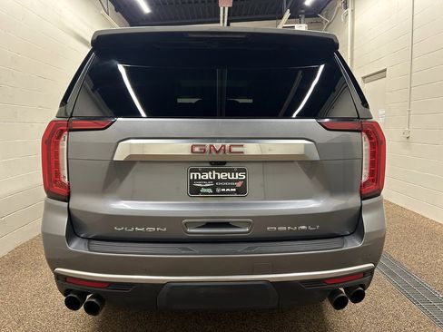 Used 2021 GMC Yukon Denali w/ Denali Premium Package image 3