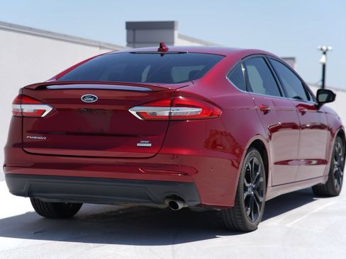 Used 2019 Ford Fusion SE w/ Equipment Group 151A FWD image 3