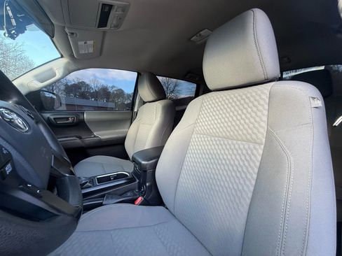 Used 2020 Toyota Tacoma SR image 14