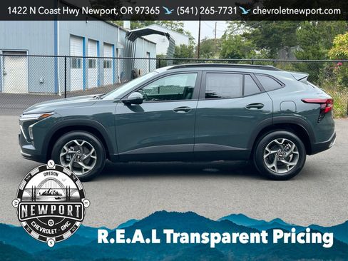 New 2026 Chevrolet Trax LT w/ LT Convenience Package FWD image 8