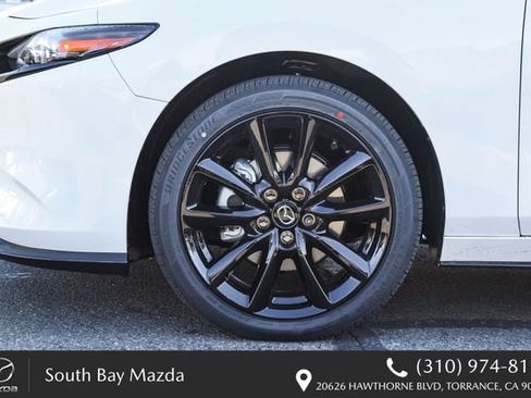 New 2026 MAZDA MAZDA3 Hatchback w/Premium Plus Pkg image 11