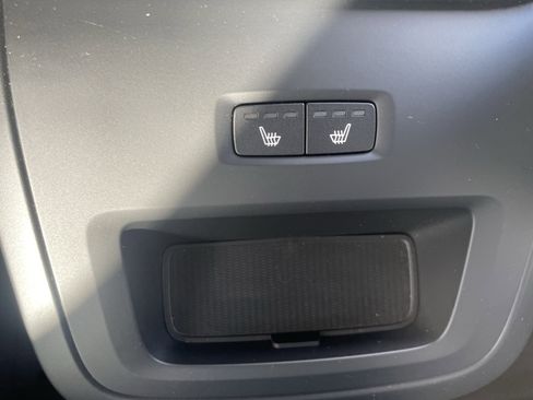 Used 2022 Volvo V60 T5 Cross Country w/ Climate Package image 32