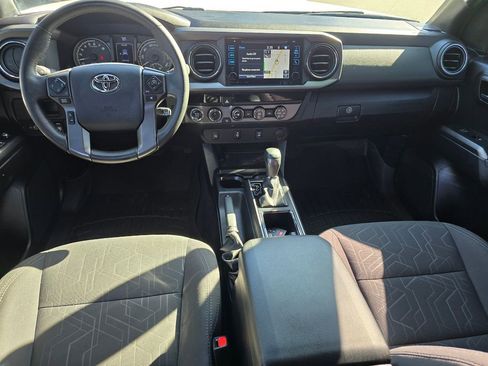 Used 2017 Toyota Tacoma TRD Sport w/ Tow Package (A/T) image 20