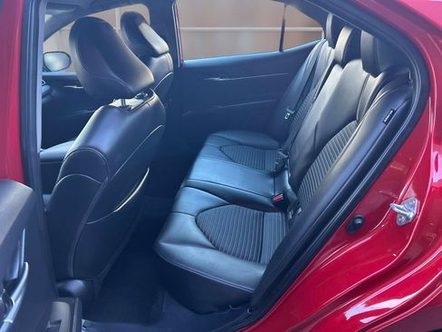 Used 2024 Toyota Camry SE image 12