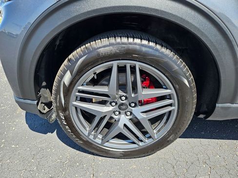 Used 2025 Ford Explorer ST-Line w/ ST-Line Street Pack AWD/4WD image 9