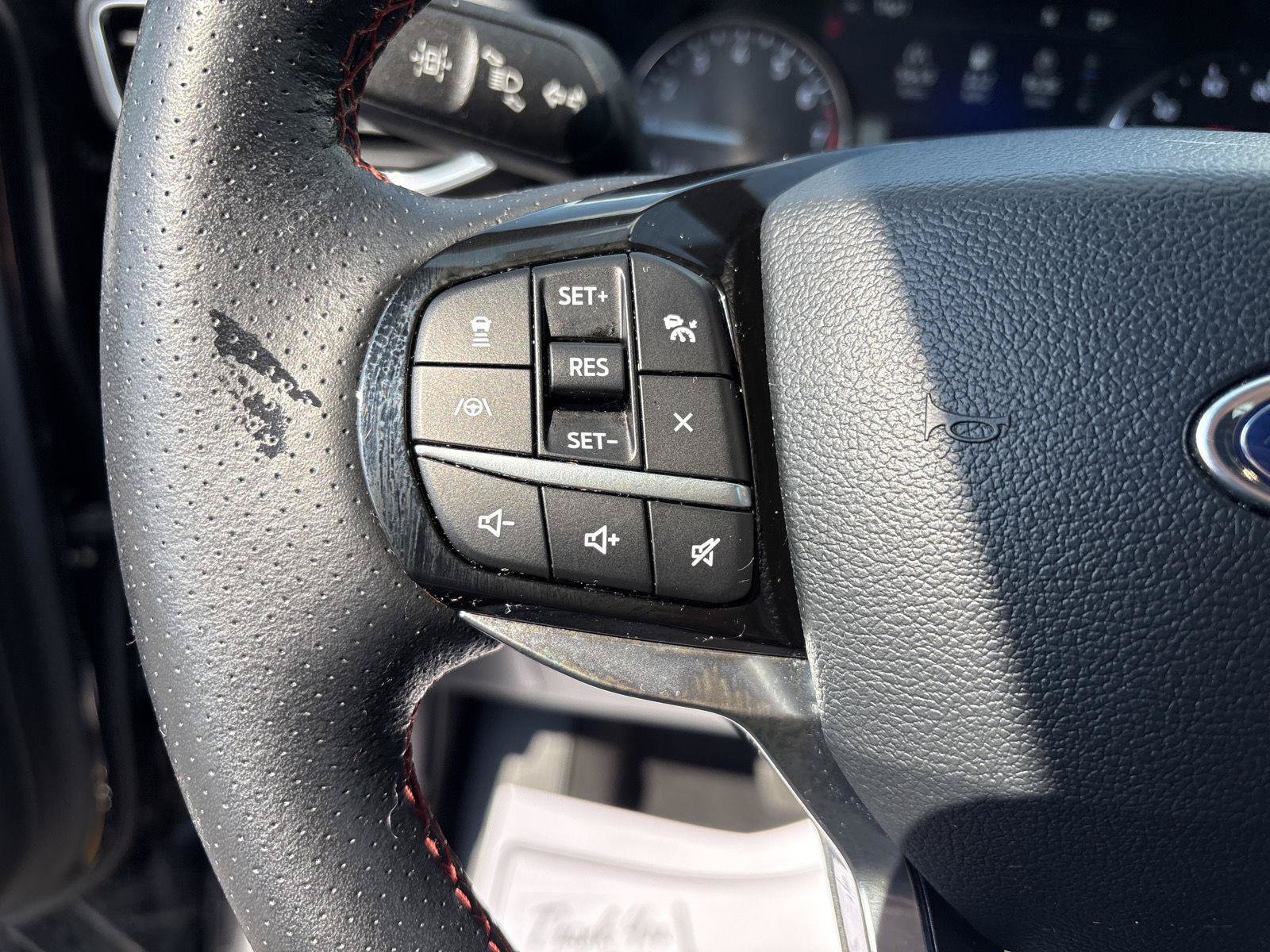 Used 2023 Ford Explorer ST-Line AWD/4WD image 20