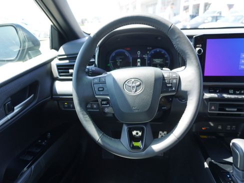 Used 2025 Toyota Camry XSE FWD image 14