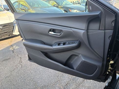 Used 2025 Nissan Sentra SV image 18