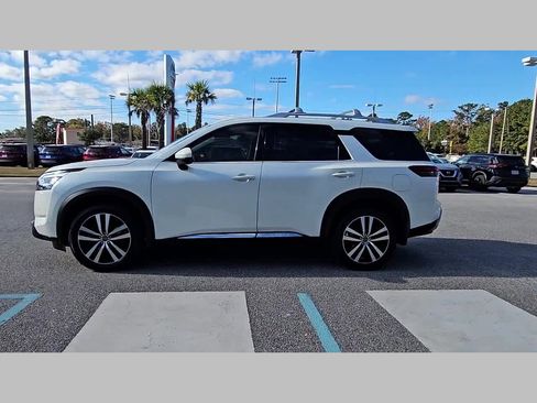 Used 2024 Nissan Pathfinder Platinum w/ Cargo Package AWD/4WD image 27