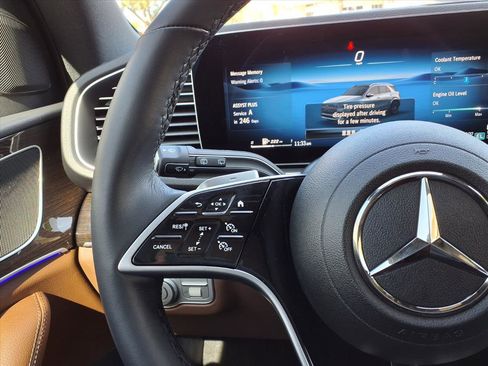 Used 2025 Mercedes-Benz GLE 450e 4MATIC image 27