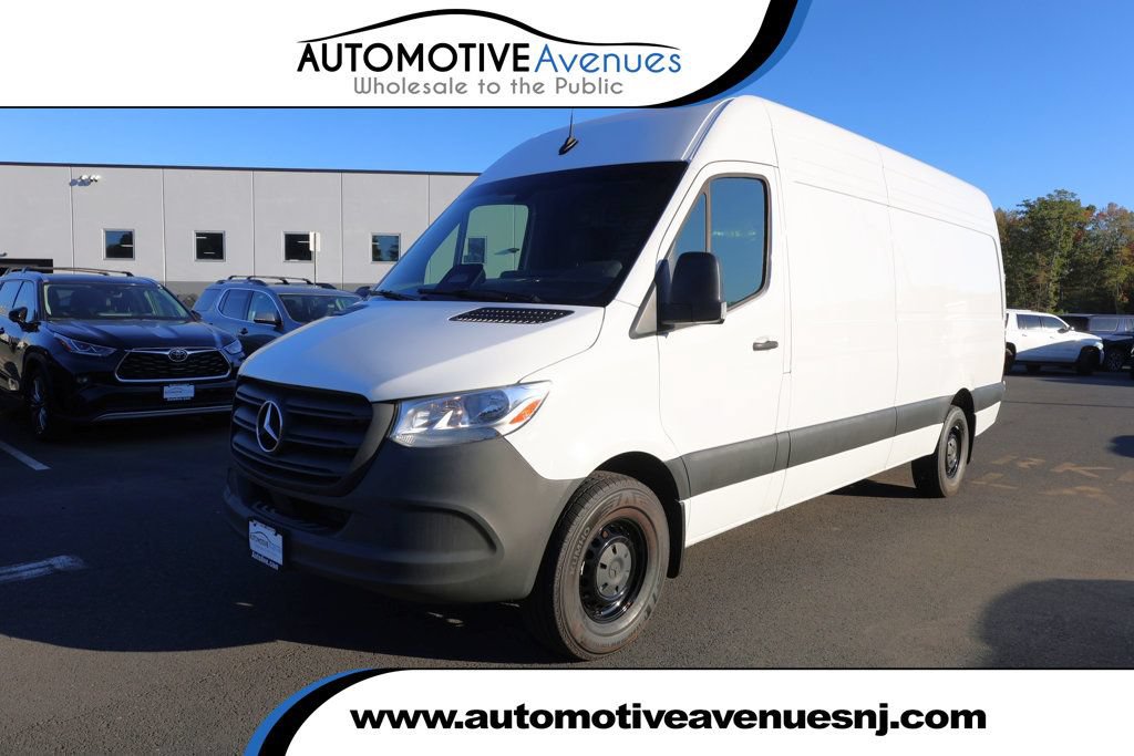 Used 2025 Mercedes-Benz Sprinter 2500 image 1