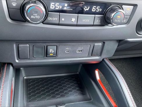 Used 2025 Nissan Frontier PRO-4X w/ Tow Package AWD/4WD image 32