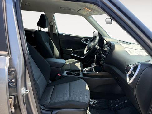 Used 2024 Kia Soul LX w/ Option Group 015 FWD image 19