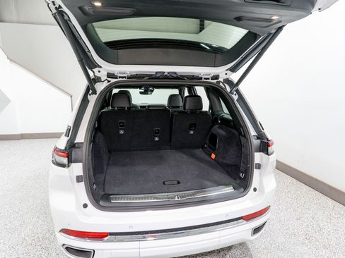 Used 2024 Jeep Grand Cherokee Overland w/ Trailer Tow Package image 36