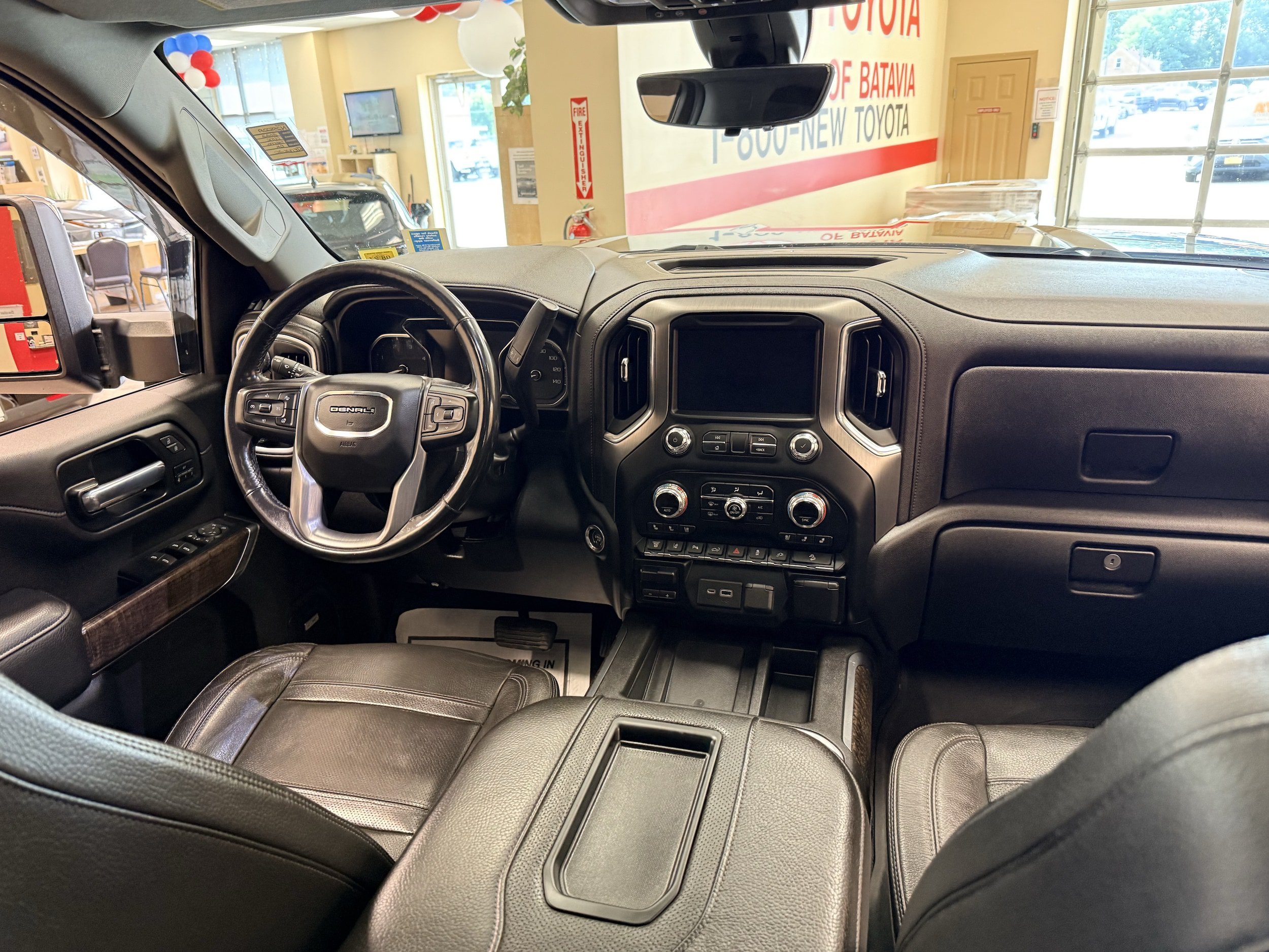 Used 2022 GMC Sierra 3500 Denali w/ Denali Ultimate Package AWD/4WD image 23