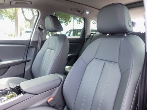 Used 2025 Audi Q6 e-tron Premium w/ Convenience Package RWD image 19