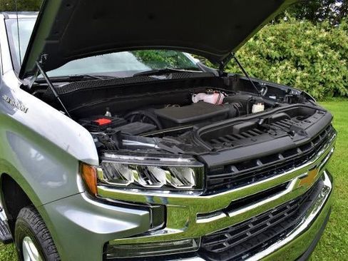 Used 2021 Chevrolet Silverado 1500 LT AWD/4WD image 17
