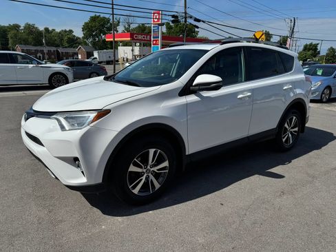 Used 2016 Toyota RAV4 XLE AWD/4WD image 5